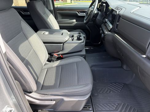 Used 2025 Chevrolet Silverado 1500 RST AWD/4WD image 13