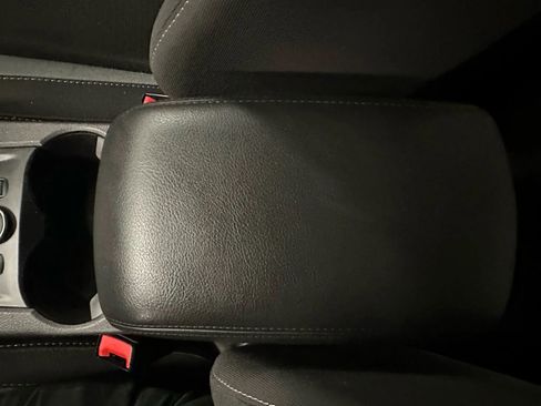 Used 2014 Ford Focus SE w/ SE Sport Package image 30