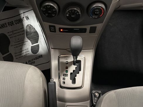 Used 2012 Toyota Corolla LE FWD image 16