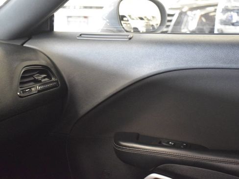 Used 2021 Dodge Challenger SXT image 33