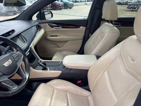 Used 2019 Cadillac XT5 Luxury w/ LPO, Radiant Package image 44