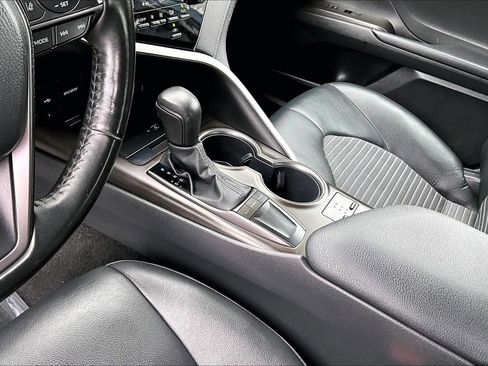 Used 2023 Toyota Camry SE w/ Cold Weather Package FWD image 16