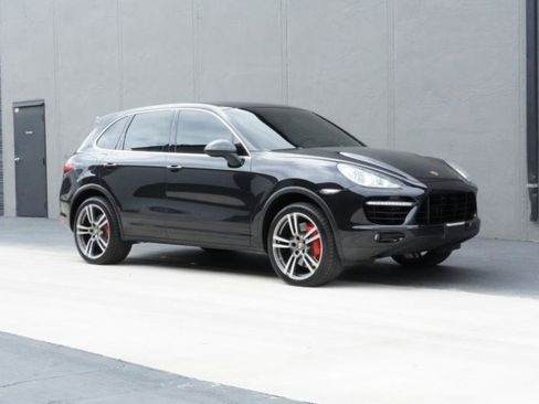 Used 2012 Porsche Cayenne Turbo AWD/4WD image 5