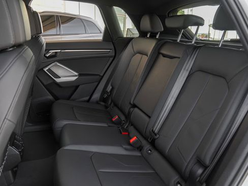 Certified 2025 Audi Q3 2.0T Premium Plus w/ Premium Plus Package image 17