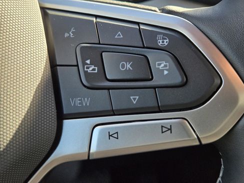 Used 2024 Volkswagen Taos SE image 15