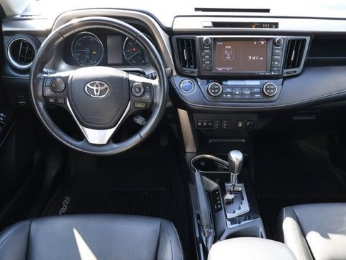 Used 2018 Toyota RAV4 Limited AWD/4WD image 27