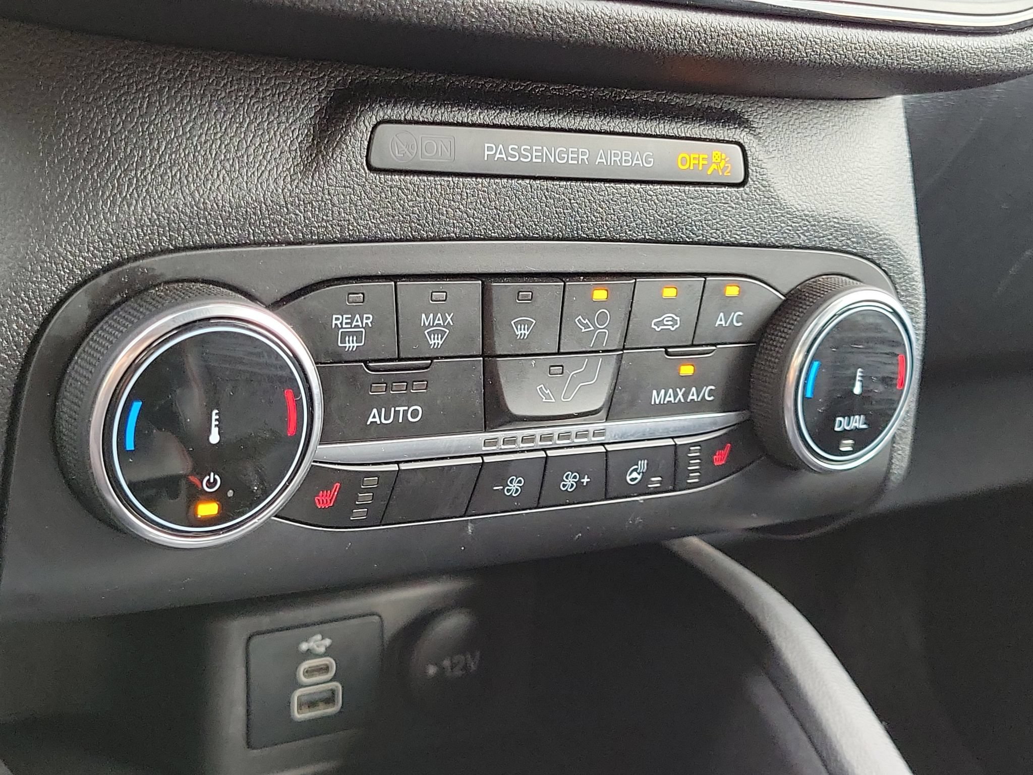 Used 2025 Ford Escape ST-Line Select AWD/4WD image 19