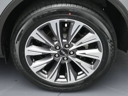 Used 2022 Lincoln Corsair Reserve w/ Elements Package FWD image 8