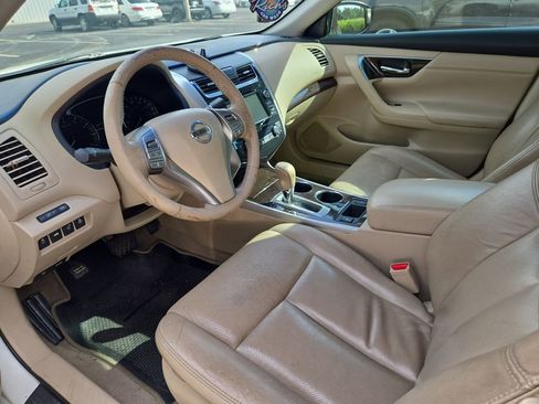 Used 2014 Nissan Altima 2.5 SL w/ Technology Package FWD image 9