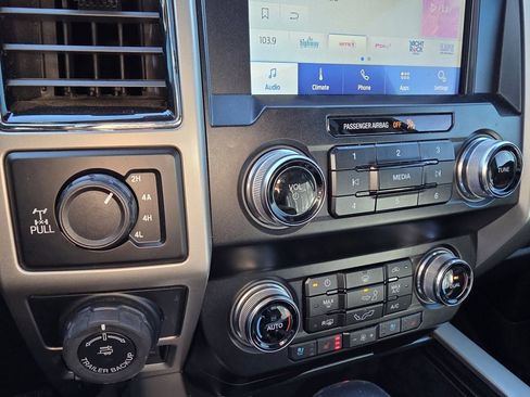 Used 2019 Ford F150 Lariat w/ Equipment Group 502A Luxury image 18