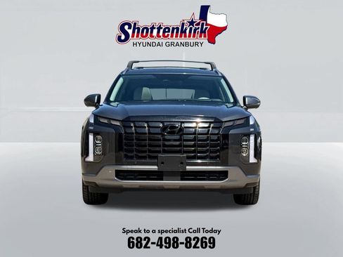 Used 2023 Hyundai Palisade Limited AWD/4WD image 2