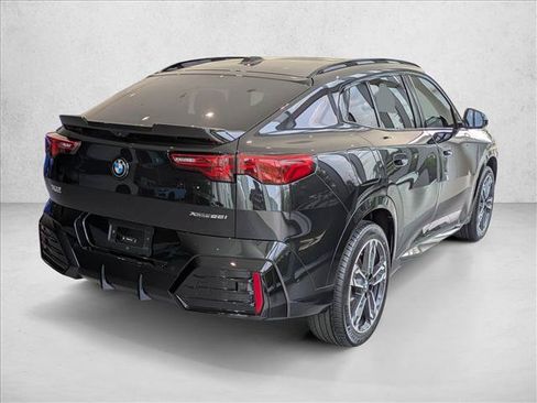 New 2026 BMW X2 xDrive28i w/ Technology Package AWD/4WD image 2