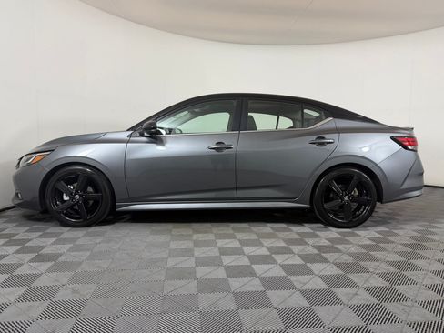 Used 2023 Nissan Sentra SR w/ SR Premium Package FWD image 2