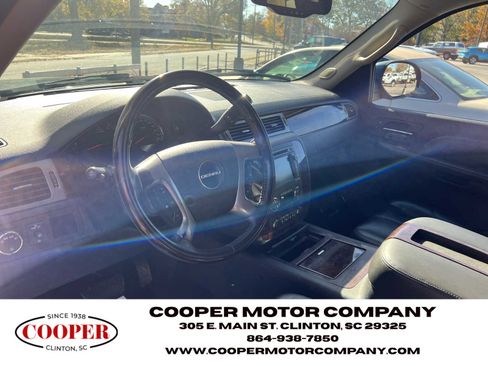 Used 2008 GMC Yukon Denali image 11