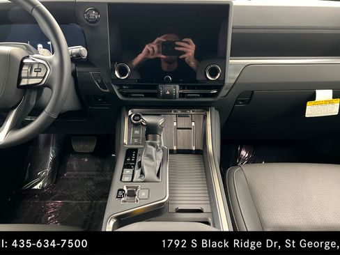 Used 2024 Lexus GX 550 w/ Accessory Package (Z1) AWD/4WD image 13