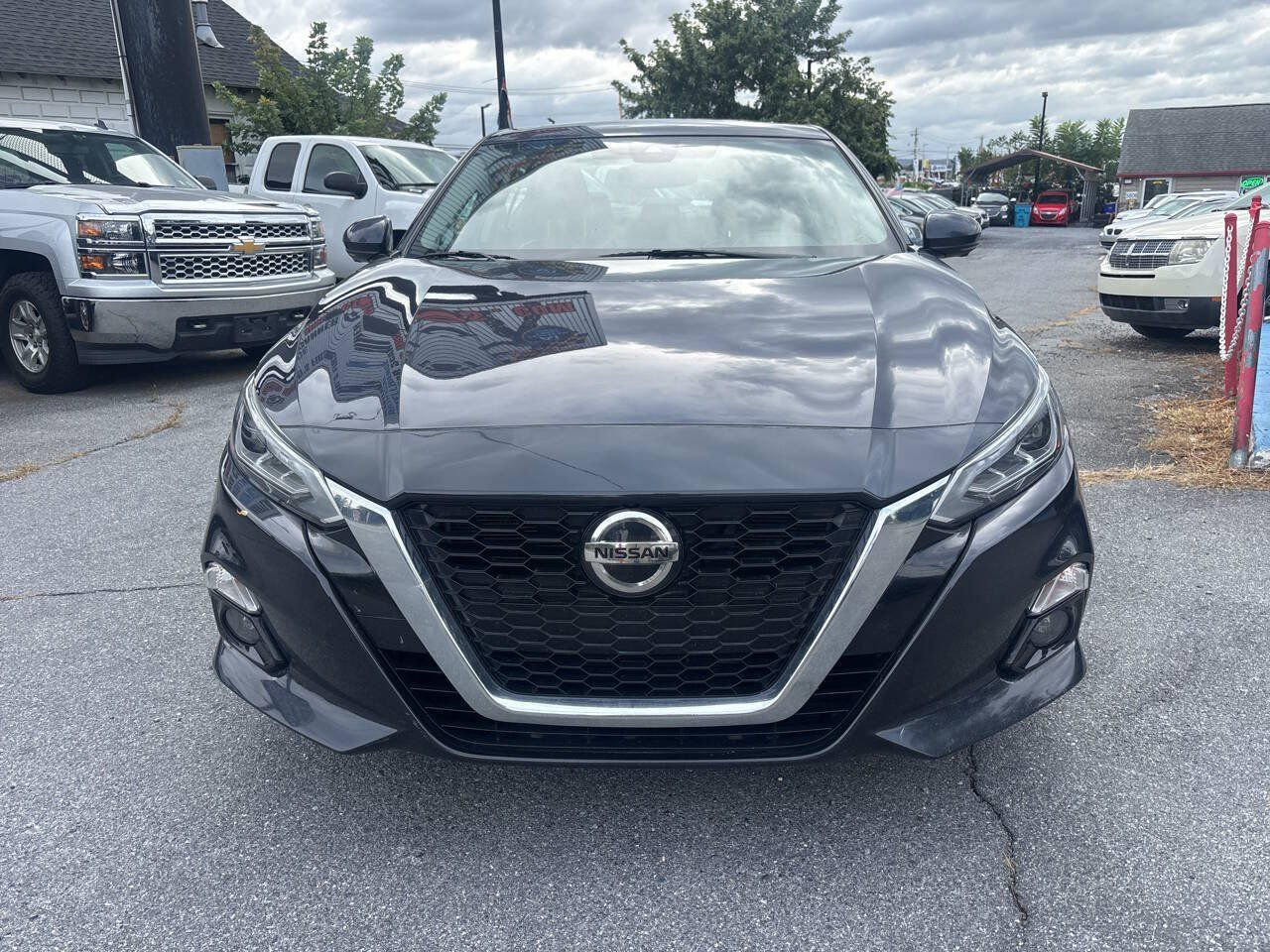 Used 2020 Nissan Altima 2.5 Platinum AWD/4WD image 2