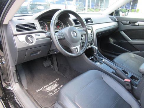 Used 2015 Volkswagen Passat 1.8T Wolfsburg Edition FWD image 16