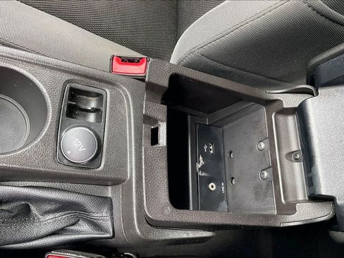 Used 2014 Ford Focus SE FWD image 25