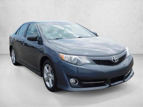 Used 2014 Toyota Camry SE w/ Fleet Convenience Package FWD image 5
