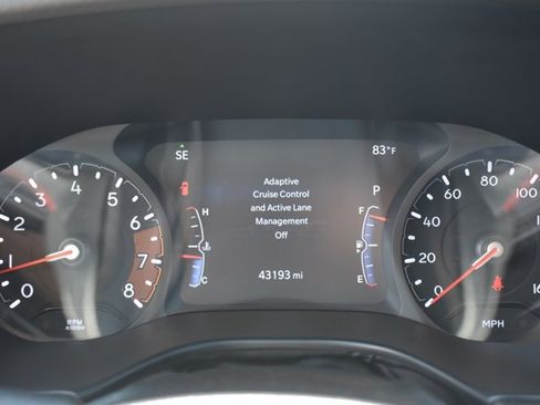 Used 2025 Jeep Compass Trailhawk AWD/4WD image 24