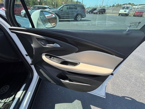 Used 2019 Buick Envision Essence FWD image 25