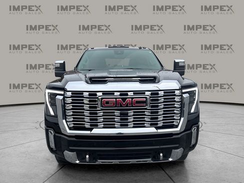Used 2025 GMC Sierra 3500 Denali w/ Denali Reserve Package image 8