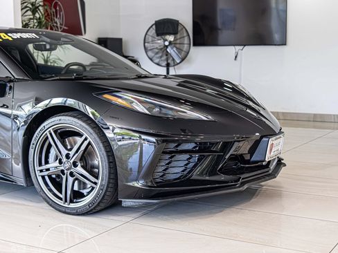 Used 2024 Chevrolet Corvette Stingray Preferred Cpe w/ Z51 Performance Package RWD image 3