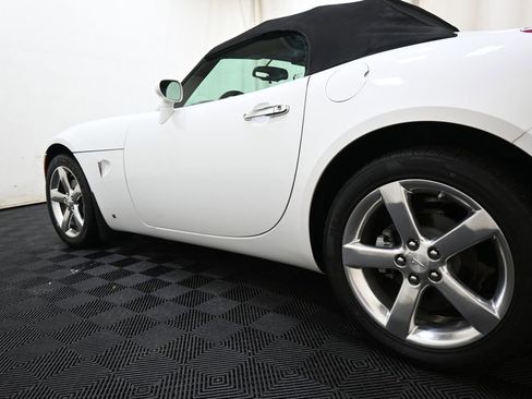 Used 2008 Pontiac Solstice Convertible w/ Preferred Package RWD image 23