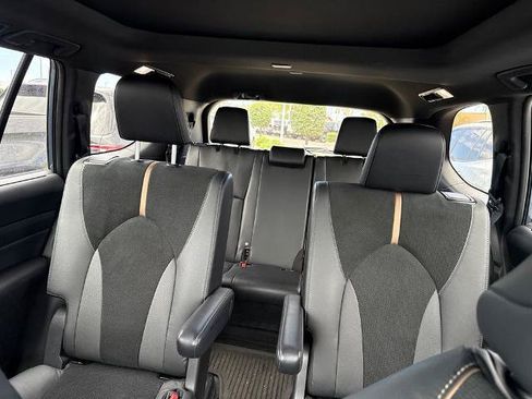 Used 2025 Toyota Grand Highlander AWD Hybrid image 12