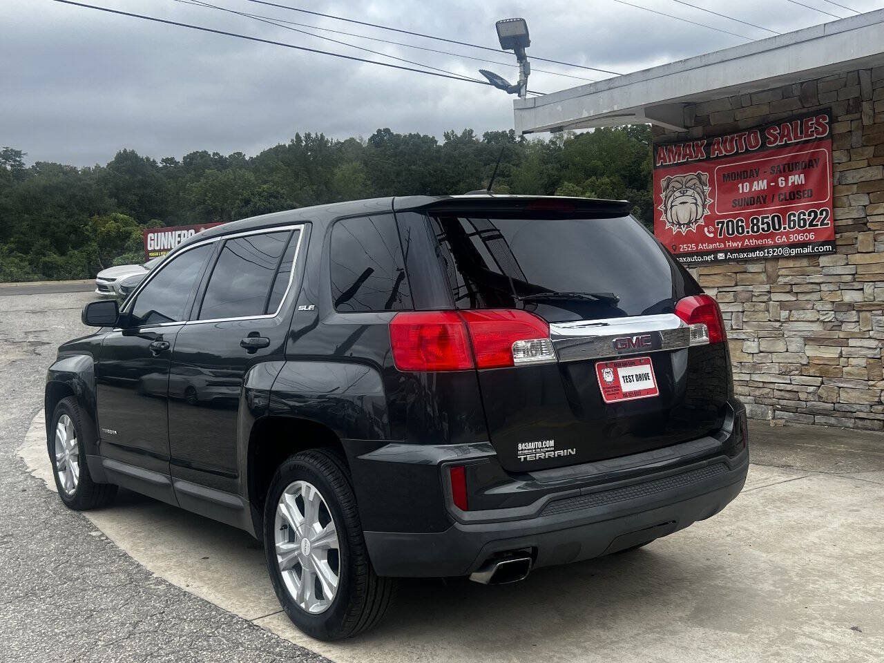 Used 2017 GMC Terrain SLE FWD image 4