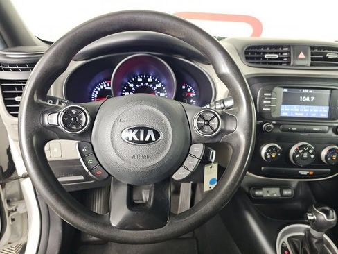 Used 2019 Kia Soul Base image 14