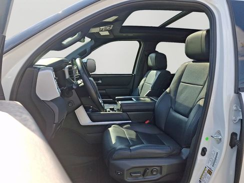 Used 2023 Toyota Tundra Platinum AWD/4WD image 14