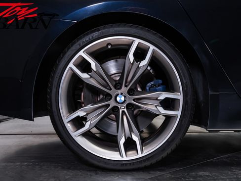Used 2021 BMW M550i xDrive w/ Executive Package AWD/4WD image 14