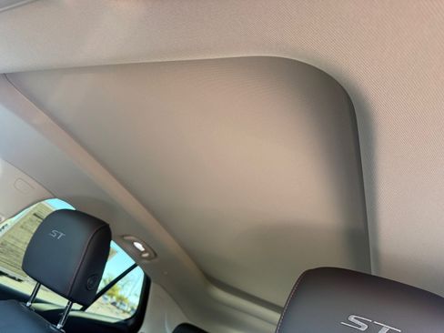 Used 2023 Buick Envision Essence w/ Sport Touring Package image 20