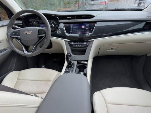 Used 2020 Cadillac XT6 Premium Luxury image 12