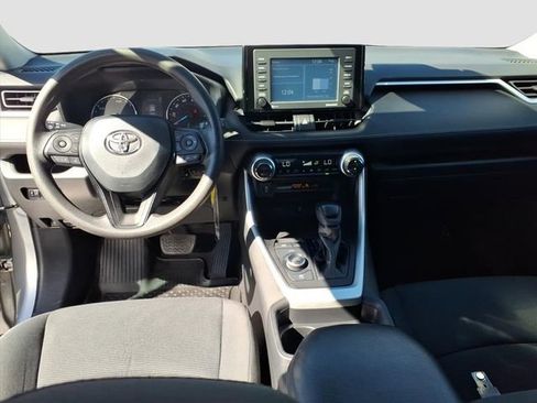 Used 2020 Toyota RAV4 LE image 12