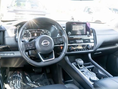 Used 2025 Nissan Pathfinder SV AWD/4WD image 11