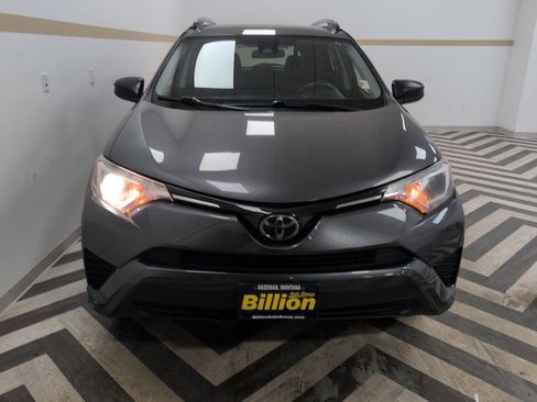 Used 2018 Toyota RAV4 LE image 27
