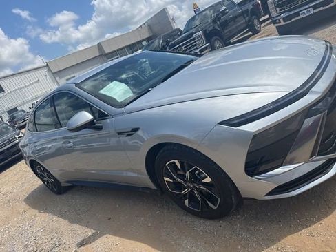 Used 2025 Hyundai Sonata SEL image 4