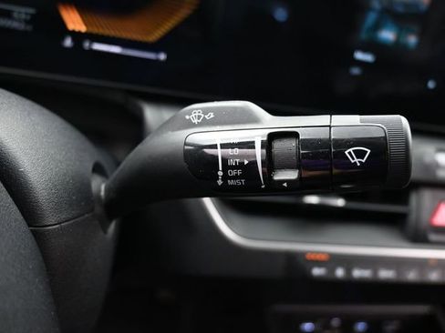 Used 2025 Kia K4 LXS image 31