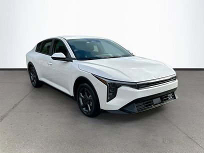 New 2025 Kia K4 LXS