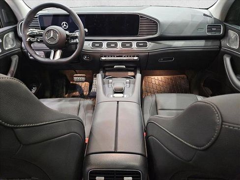 New 2026 Mercedes-Benz GLS 450 4MATIC image 14