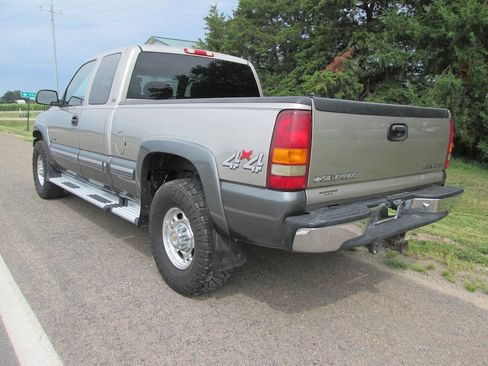 Used 2000 Chevrolet Silverado 2500 LT AWD/4WD image 9