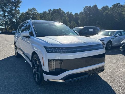 New 2026 Hyundai Ioniq 9 Calligraphy image 8