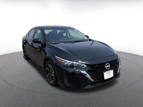 Used 2025 Nissan Sentra SV FWD image 3