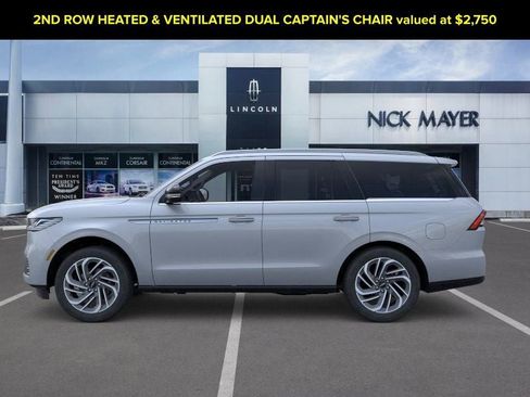 New 2025 Lincoln Navigator Reserve image 3