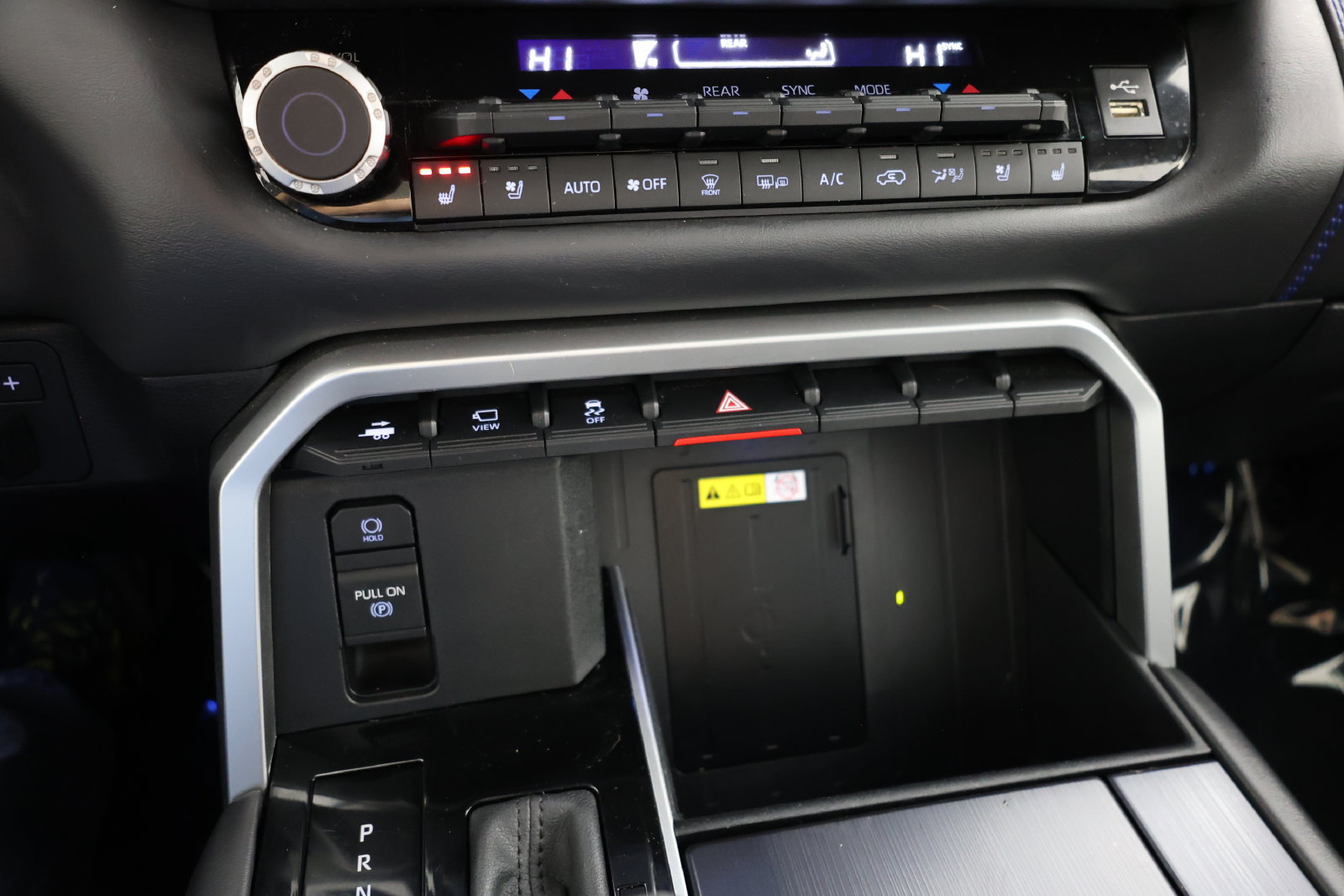 Used 2023 Toyota Sequoia Platinum AWD/4WD image 31