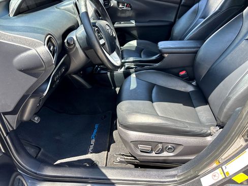 Used 2017 Toyota Prius Prime Premium w/ Carpet Mat Package image 11