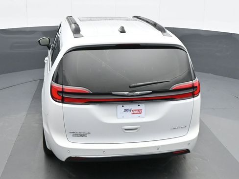Used 2023 Chrysler Pacifica Limited FWD image 20