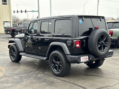 Used 2021 Jeep Wrangler Unlimited Sahara image 9